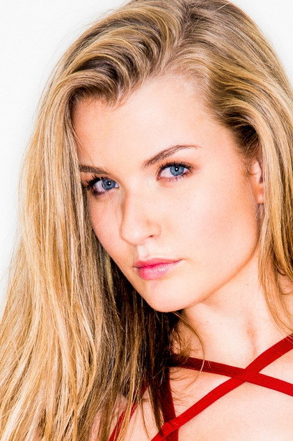 Mia Melano photo 4