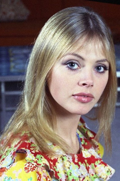 Britt Ekland photo 13