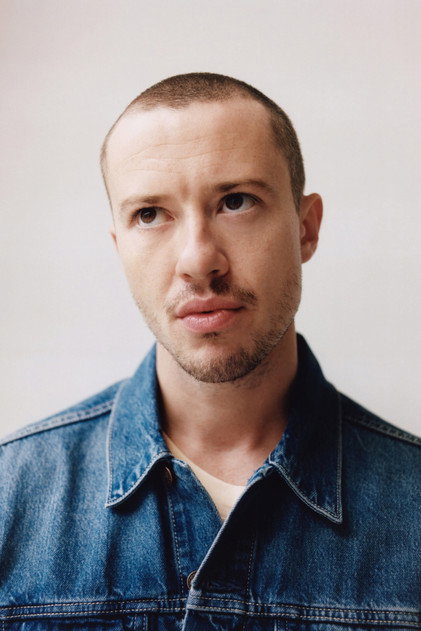 Joseph Quinn - 10