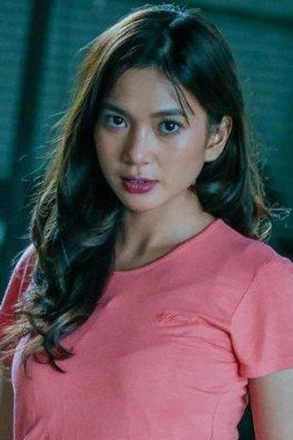 Ade Yunita photo 2