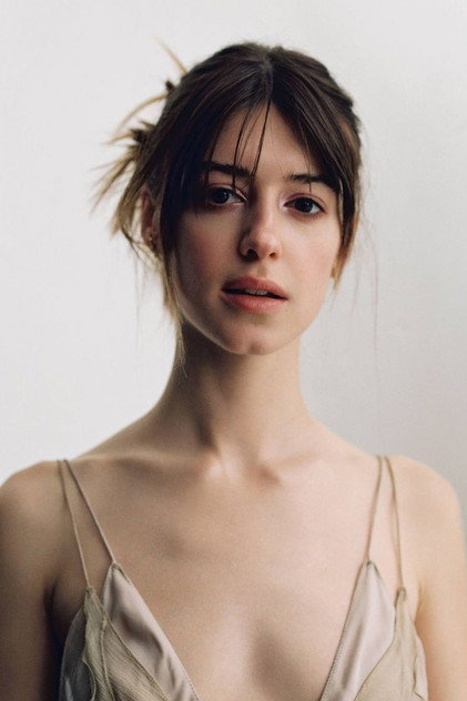 Daisy Edgar-Jones - 7