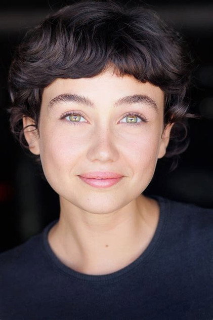 Sydney Chandler - 6
