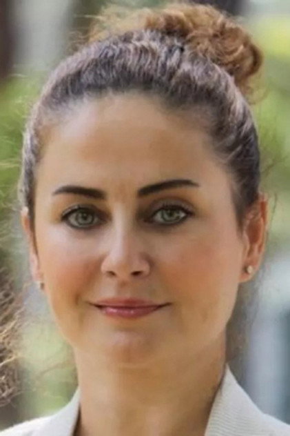 Esra Akkaya - 4