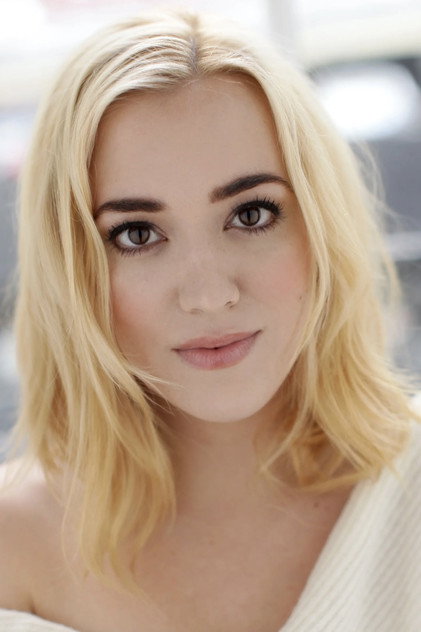 Andrea Bowen - 5
