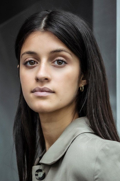 Anya Chalotra - 10