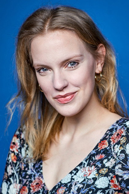 Julia Brand photo 3