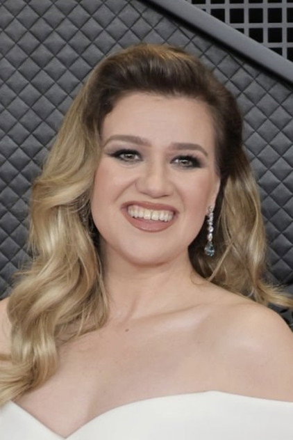 Kelly Clarkson photo 3