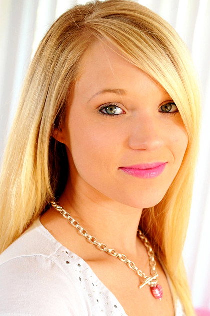 Teagan Summers photo 3