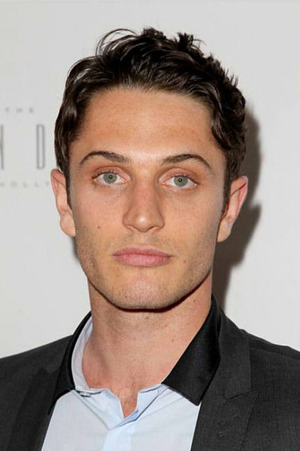 Colin Woodell - 4