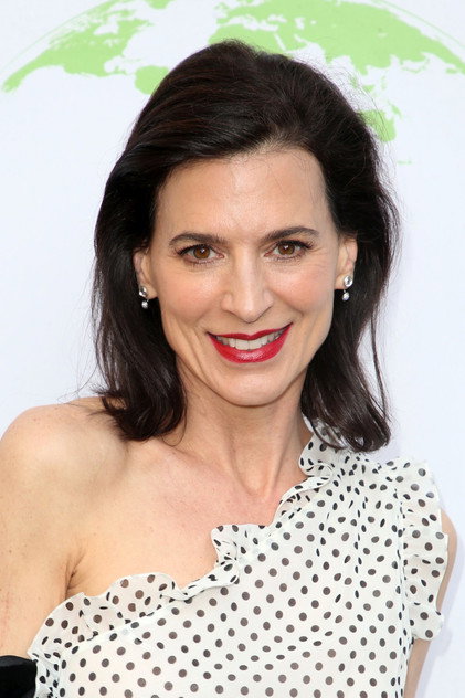 Perrey Reeves - 4