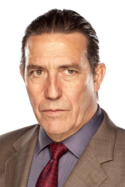 Ciarán Hinds - 8