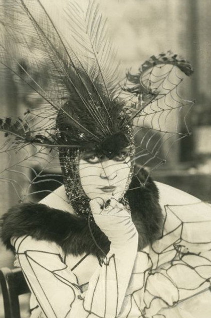 Valeska Suratt photo 2