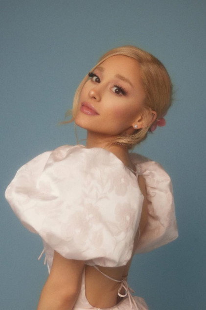 Ariana Grande photo 12