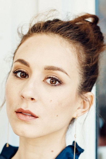 Troian Bellisario photo 10