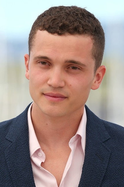 Karl Glusman - 6