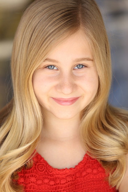 Bella Anderson photo 2