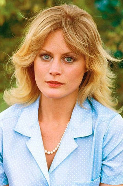 Beverly D'Angelo - 5