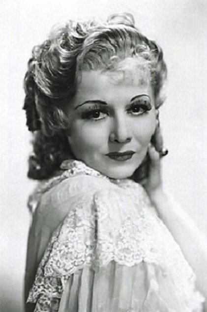 Sharon Lynn photo 5