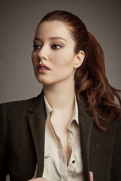 Pelin Akil - 8