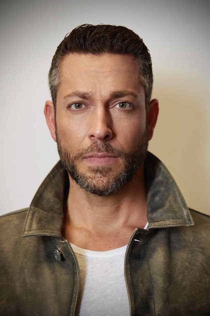 Zachary Levi - 5