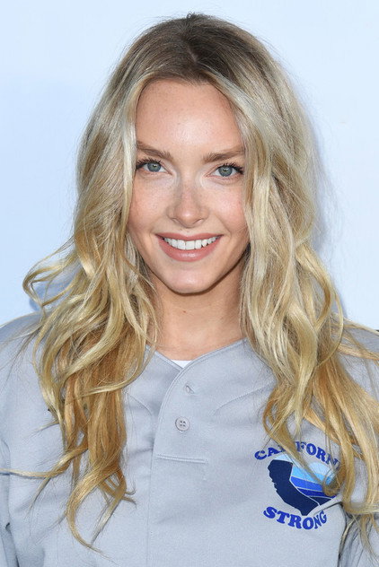 Camille Kostek - 8