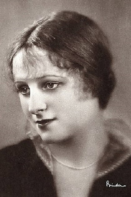 Evelyn Holt photo 3