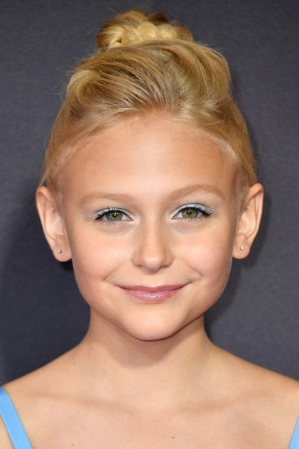 Alyvia Alyn Lind - 10