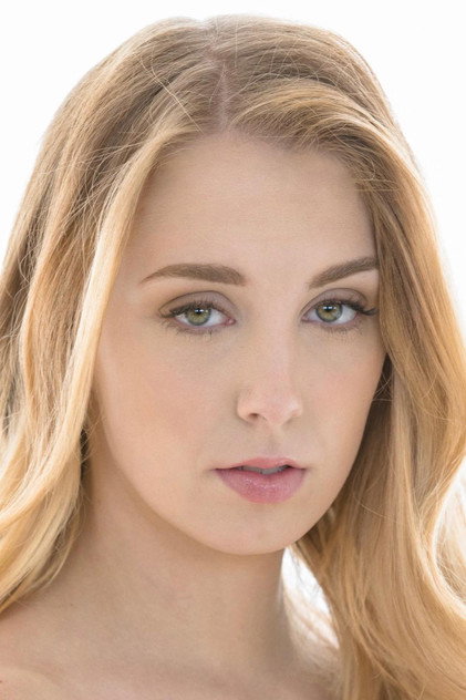 Chloe Scott photo 4