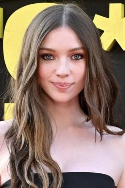 Alexa Swinton - 8