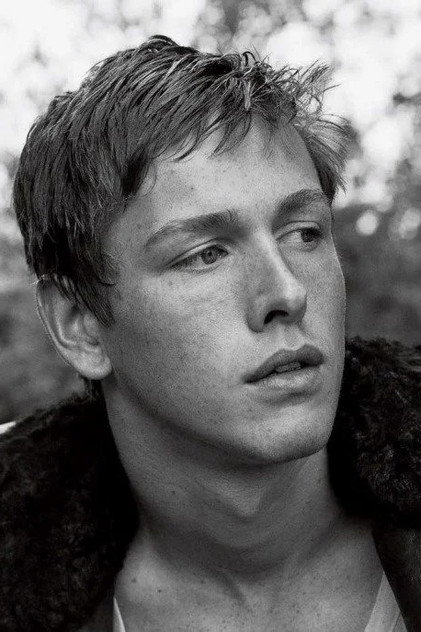 Harris Dickinson - 12