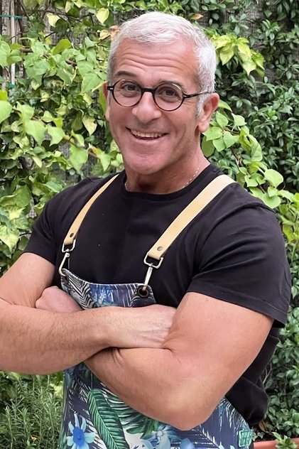 Max Mariola