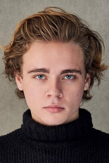 Christopher Dylan White photo 3