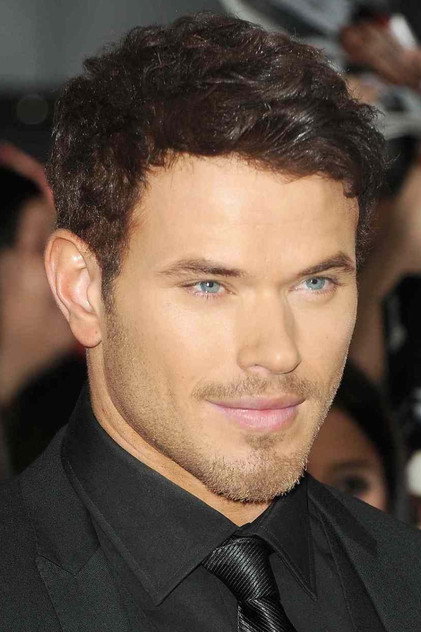 Kellan Lutz - 6