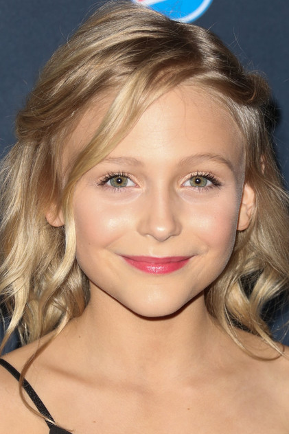 Alyvia Alyn Lind - 9
