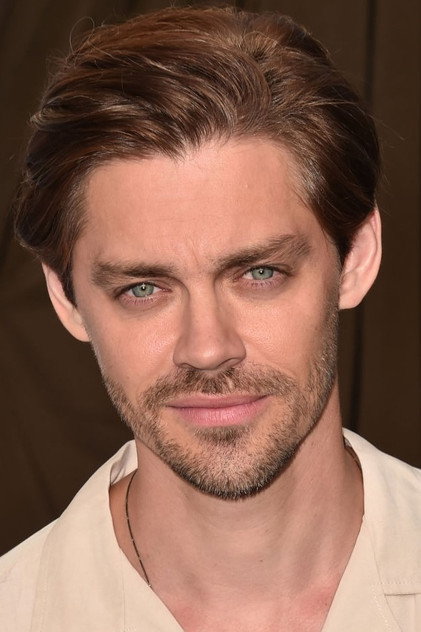 Tom Payne - 4