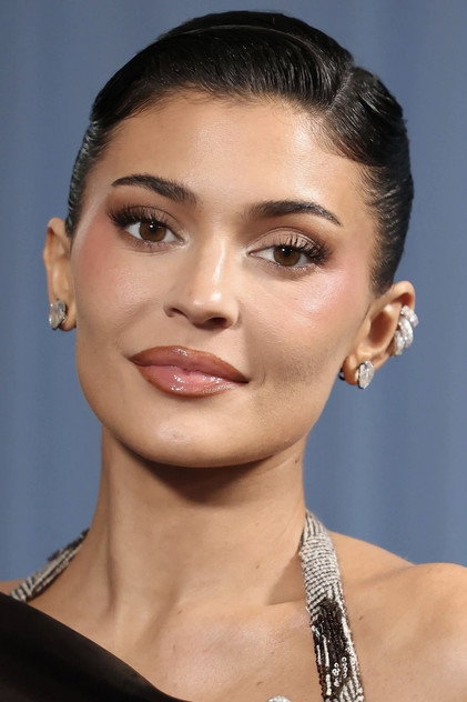 Kylie Jenner - 7