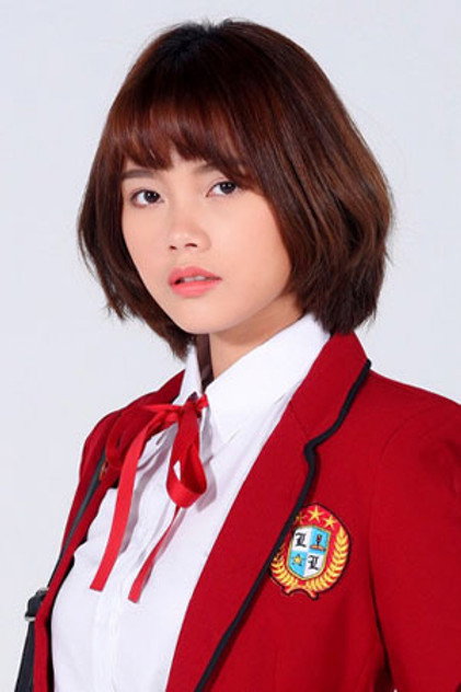 Praewa Suthamphong - 5