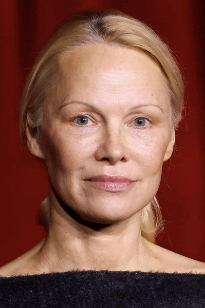 Pamela Anderson - 11