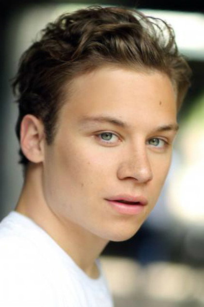Finn Cole - 4