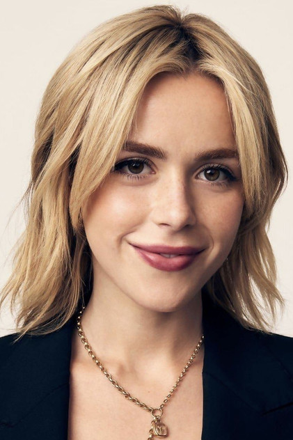 Kiernan Shipka - 5