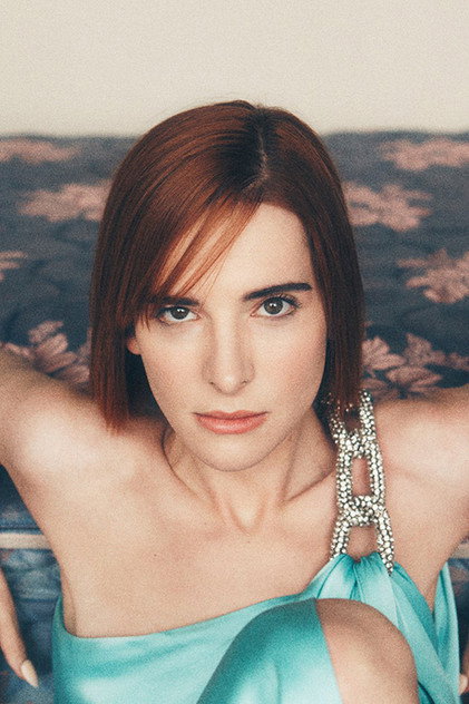 Hari Nef - 12