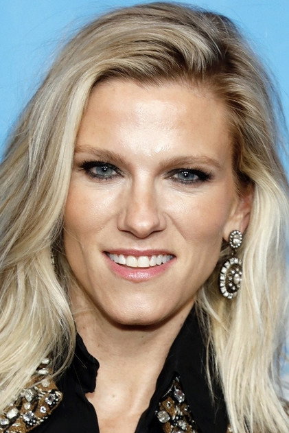 Lindsay Shookus