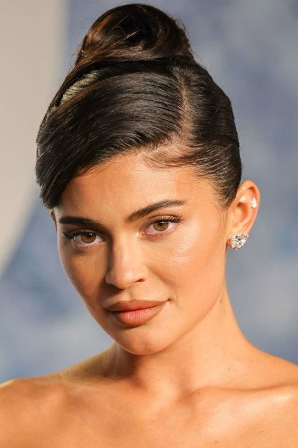 Kylie Jenner - 8