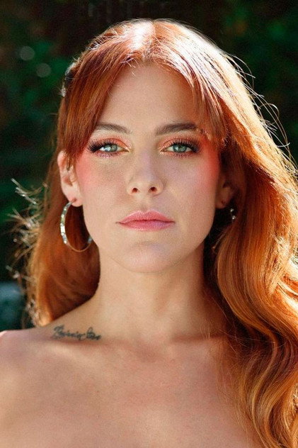 Riley Keough - 9