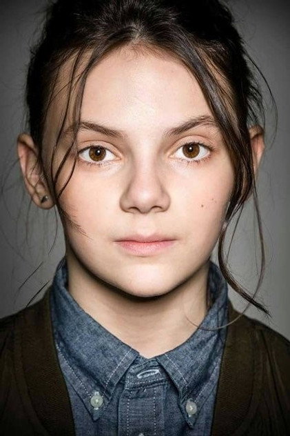 Dafne Keen - 7