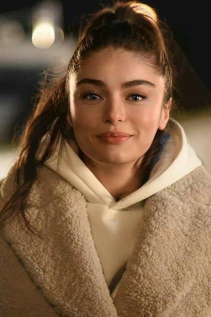 Ayça Ayşin Turan photo 5