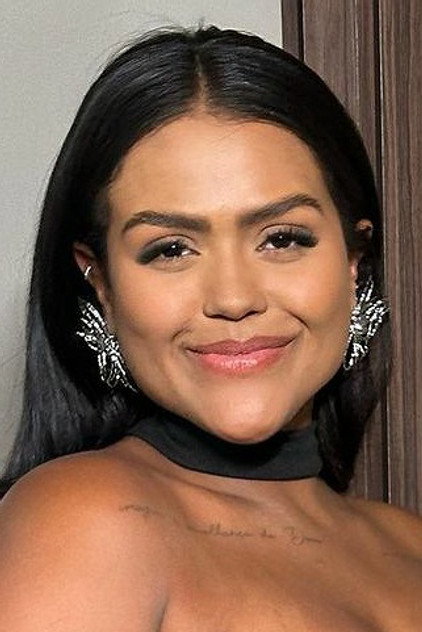 Camila Loures photo 2