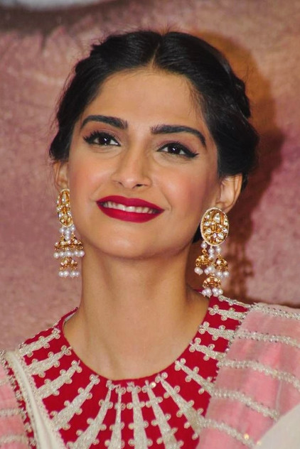 Sonam Kapoor Ahuja - 7