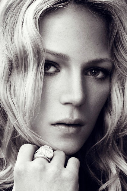 Emma Bell - 7