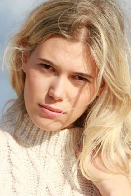 Bella Glanville photo 2
